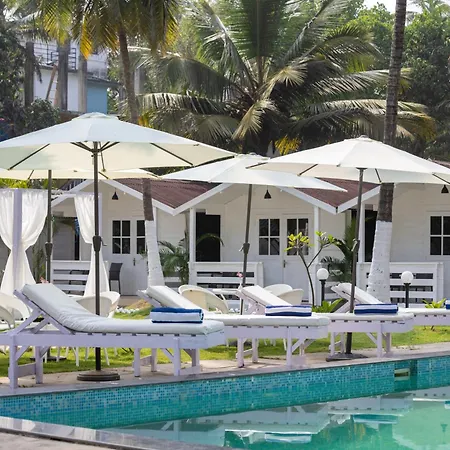 Stone Wood Village Resort, Morjim Beach